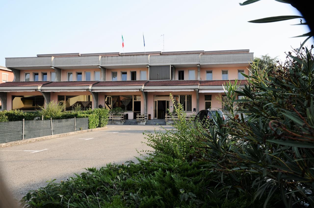 Hotel Route 9 Cadeo المظهر الخارجي الصورة